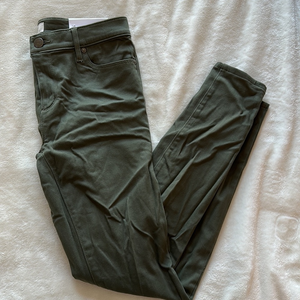 NWT LOFT OLIVE GREEN LEGGINGS / JEGGINGS SIZE 2